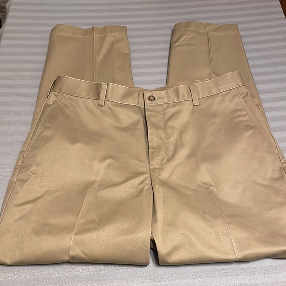 Mens JoS. A. Bank Tailored Fit pants, 36W x 29L - Picture 2 of 6